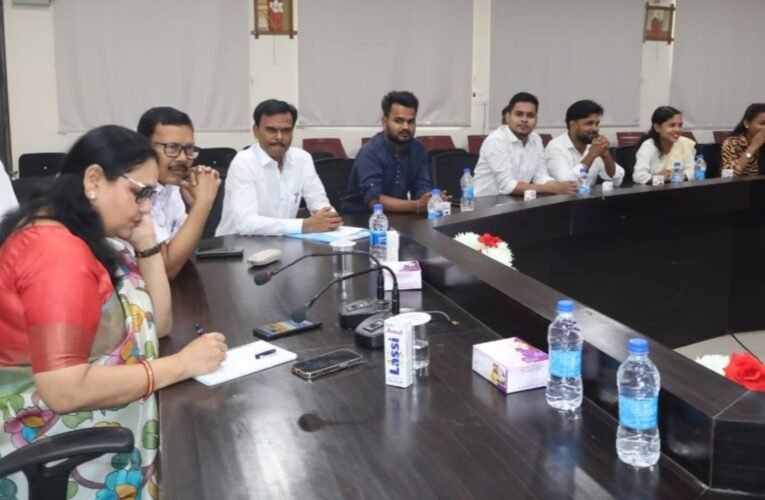 सिमडेगा में नशा मुक्त भारत अभियान: जिला प्रशासन ने की जनजागरूकता कार्यशाला