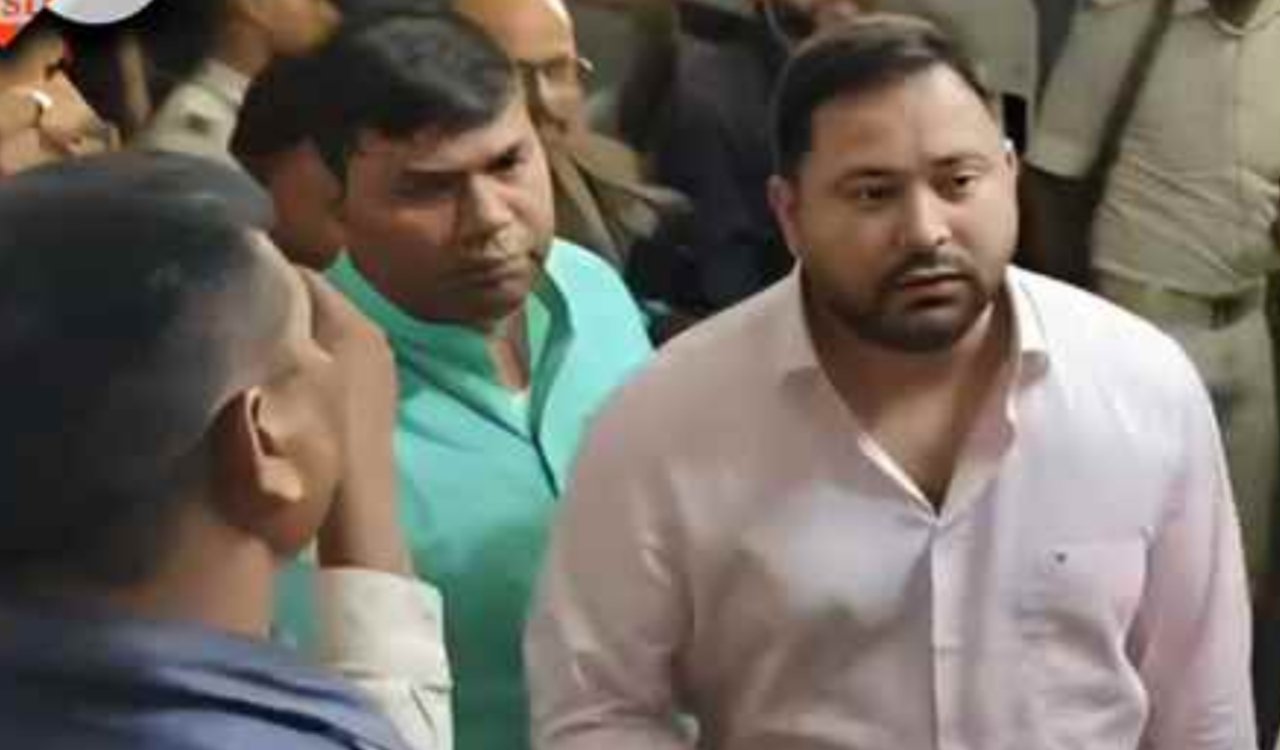 सड़क हादसे में बाल-बाल बचे तेजस्वी यादव, तीन सुरक्षाकर्मी जख्मी 4 20250607 101751