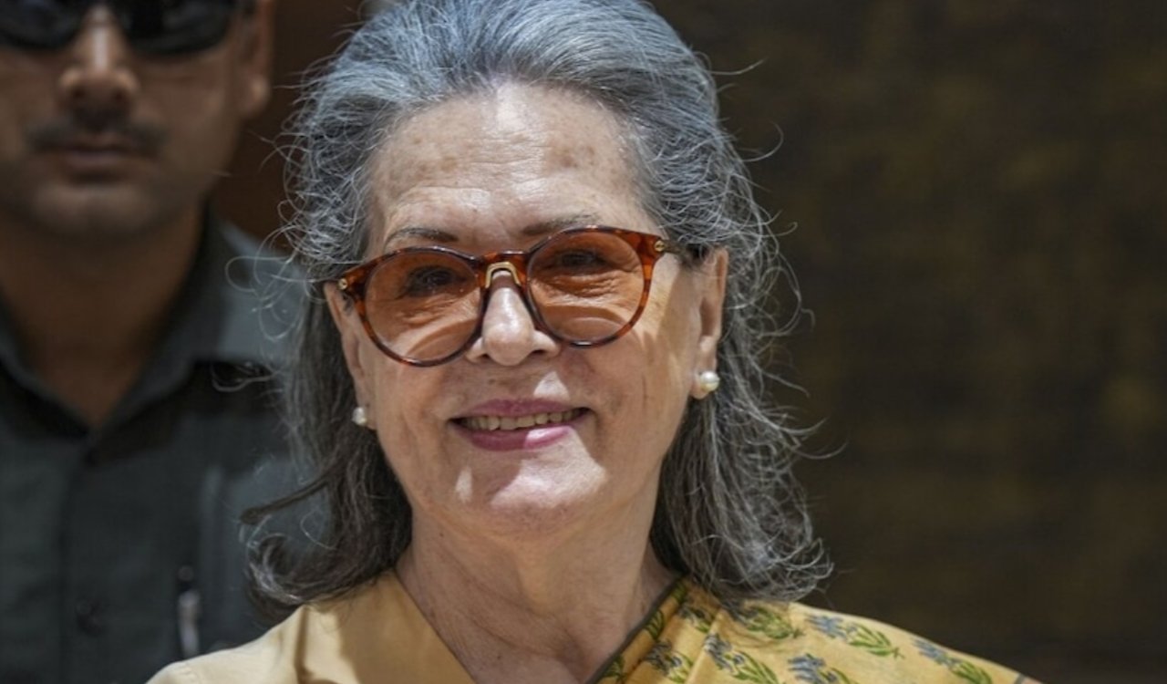 शिमला में सोनिया गांधी की अचानक तबीयत बिगड़ी, IGMC अस्पताल में भर्ती 20250607_214219