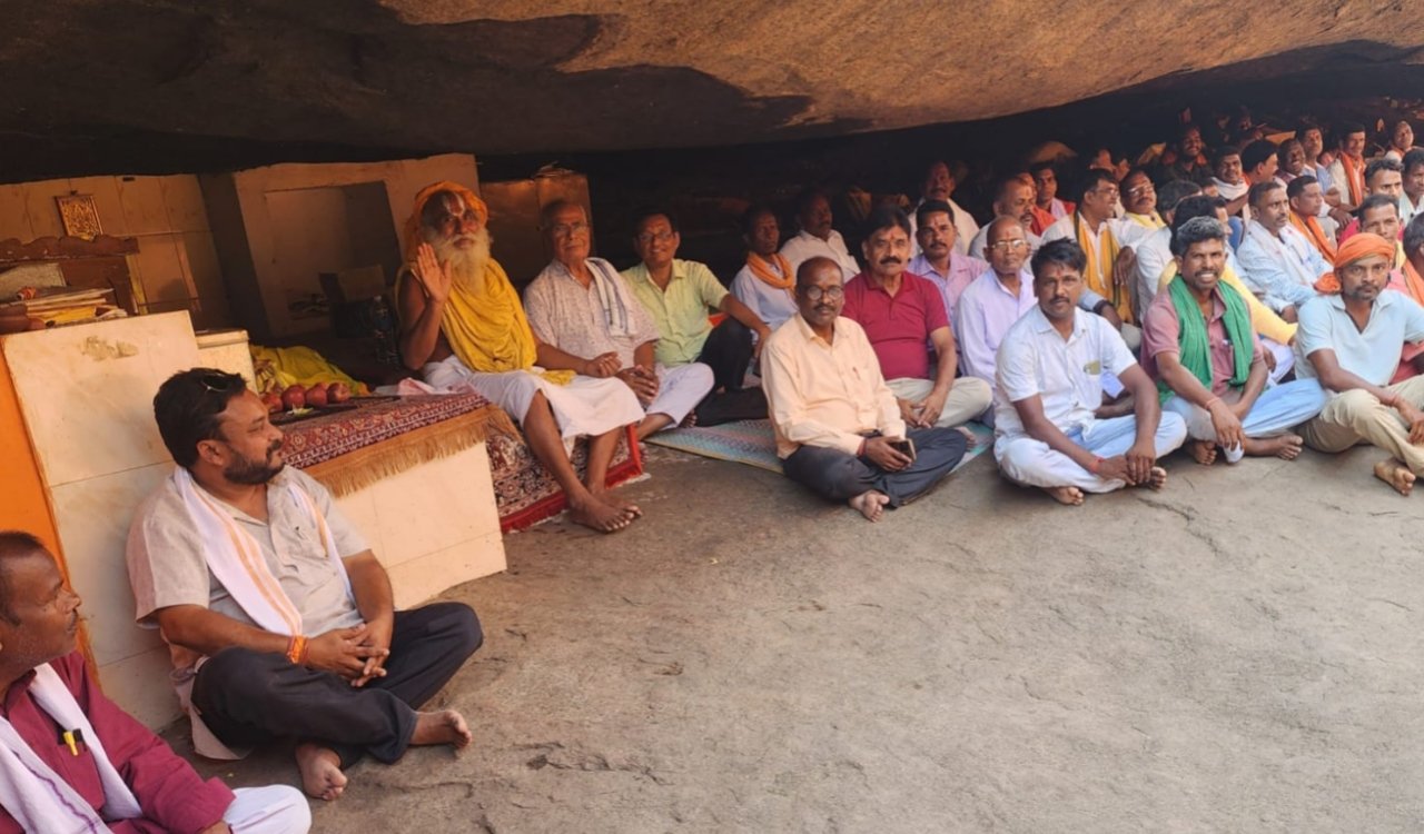 रामरेखा धाम विकास समिति की आम बैठक: धर्म, संस्कृति और सेवा कार्यों पर जोर 20250608_095139