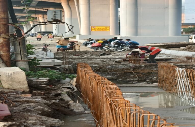 सड़क के ऊपर नाला निर्माण से जनता में आक्रोश, क्या CM हेमंत सोरेन के फ्लाईओवर उद्घाटन के बाद L&T के अधिकारी जैसे तैसे काम करके निकल जाना चाहते है ? 