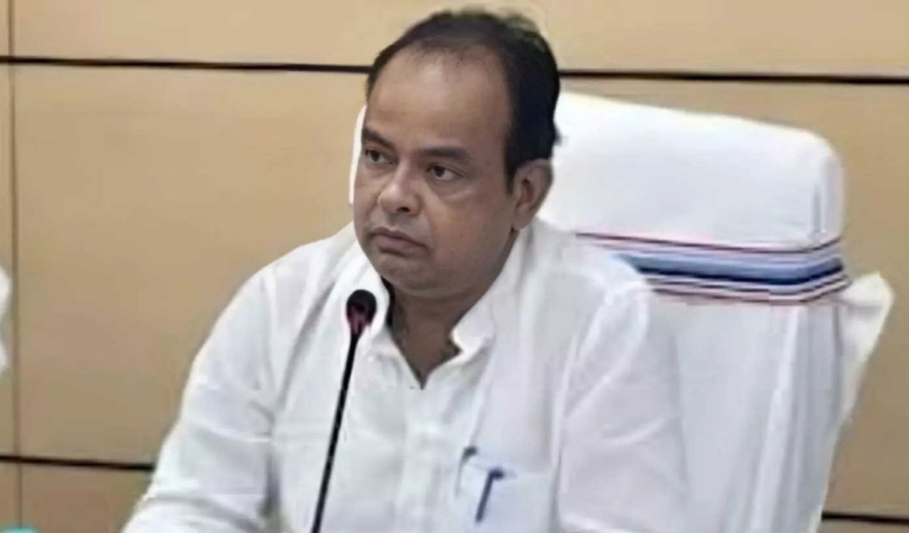 सरकारी अस्पतालों में यूट्यूबर्स और अनधिकृत मीडियाकर्मियों के प्रवेश पर रोक, स्वास्थ्य मंत्री डॉ. इरफान अंसारी का आदेश 7 20250611 215215