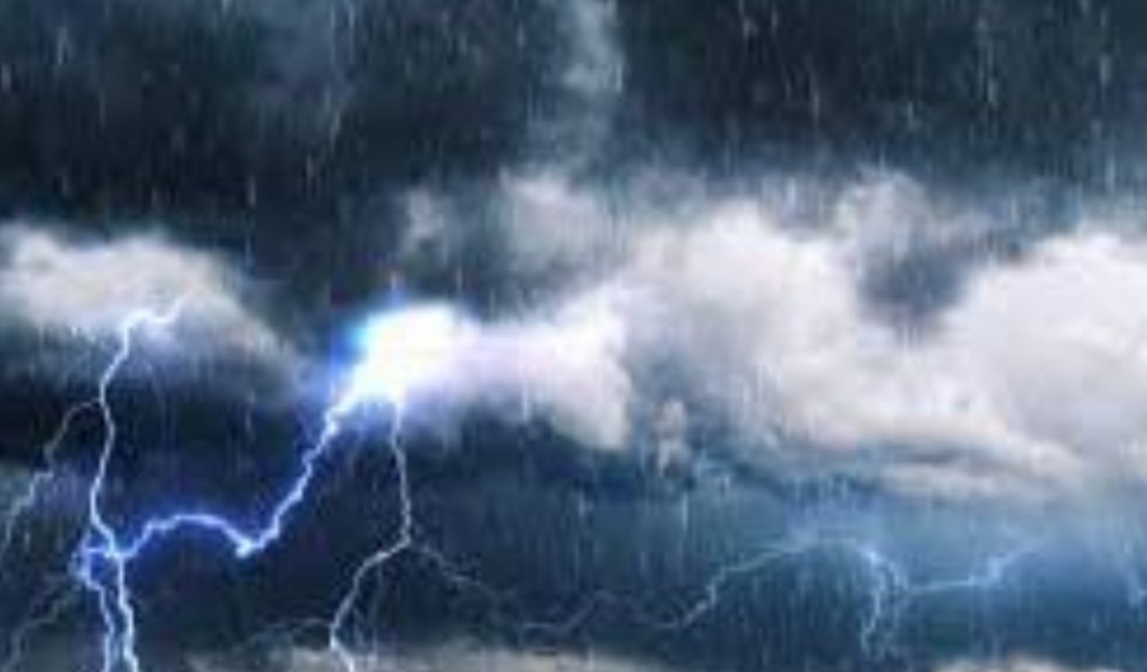 झारखंड मौसम अपडेट: रांची सहित पूरे राज्य में आज भारी बारिश और तेज हवा चलने की संभावना 2 20250612 093714