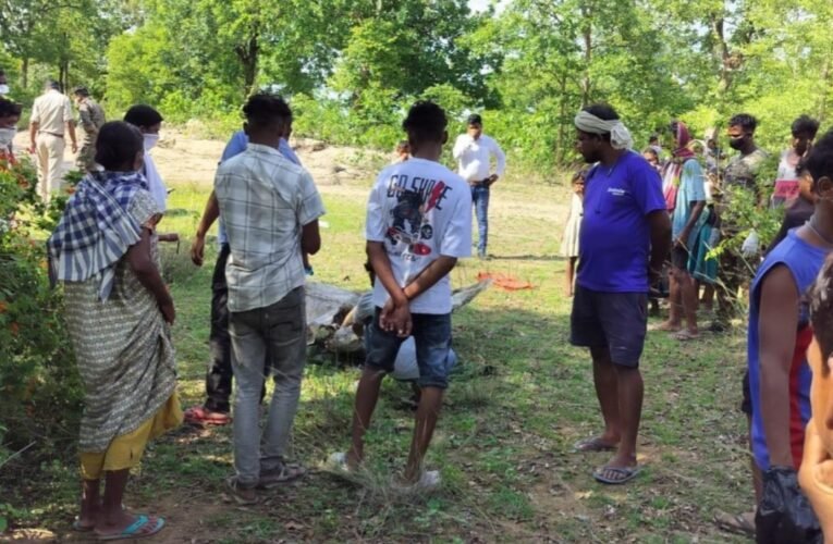 जंगल में बोरे में बंद अज्ञात युवक की सड़ी-गली लाश मिली, पुलिस जांच में जुटी