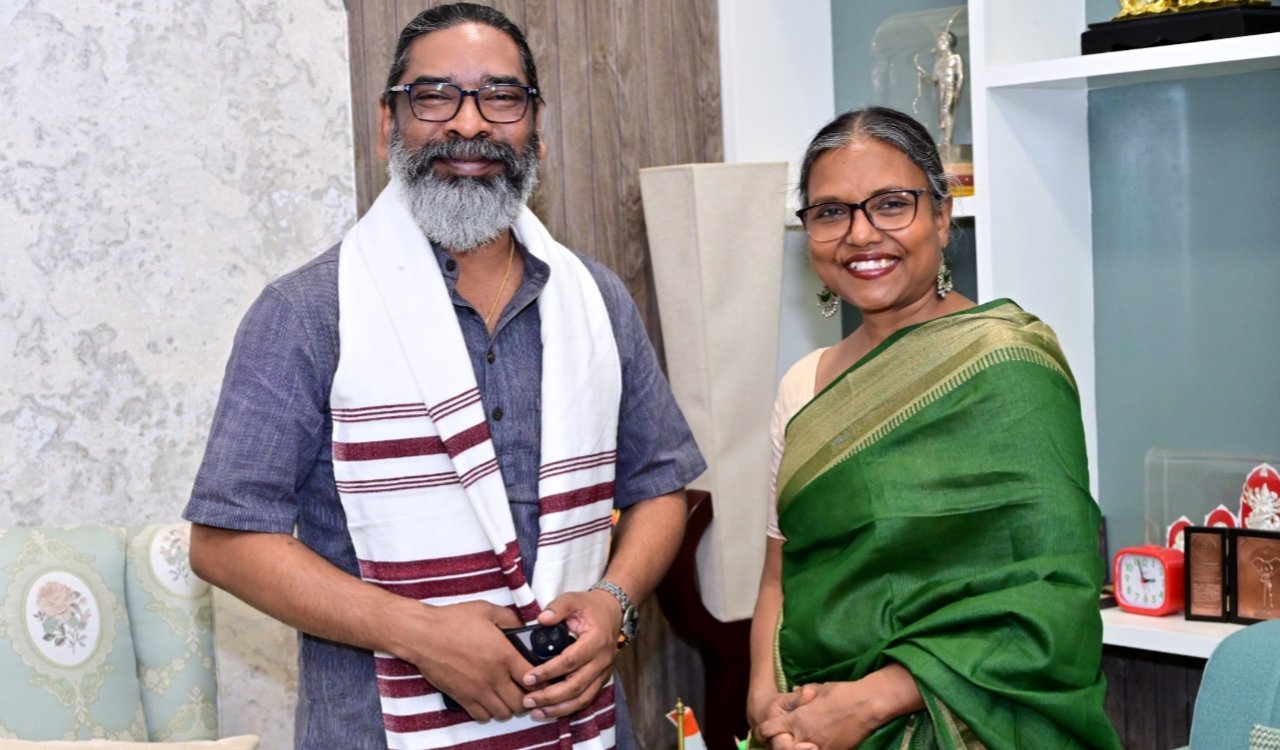 मुख्यमंत्री हेमन्त सोरेन ने दी डॉ. सोनाझारिया मिंज को यूनेस्को को-चेयर पर्सन बनने पर बधाई 4 20250614 165537