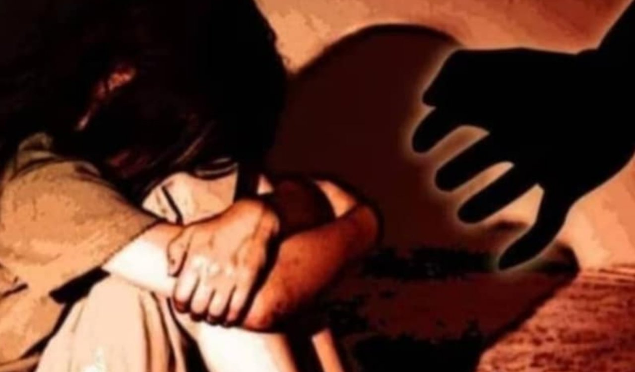 नाबालिक आदिवासी लड़की के साथ सामूहिक दुष्कर्म, तीन के खिलाफ प्राथमिकी दर्ज
