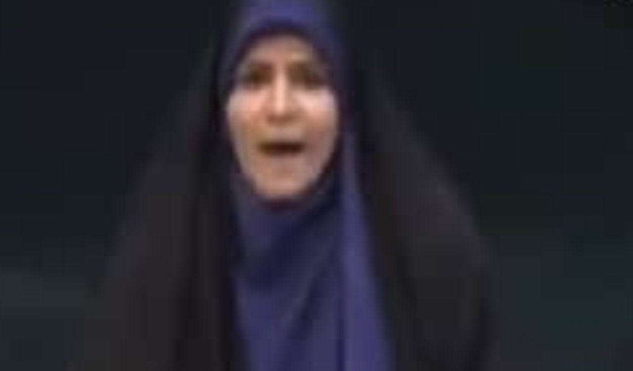 इजरायल की हवाई हमले में ईरान के सरकारी टीवी स्टूडियो पर हमला, लाइव प्रसारण के दौरान एंकर को भागना पड़ा 2 20250616 223457