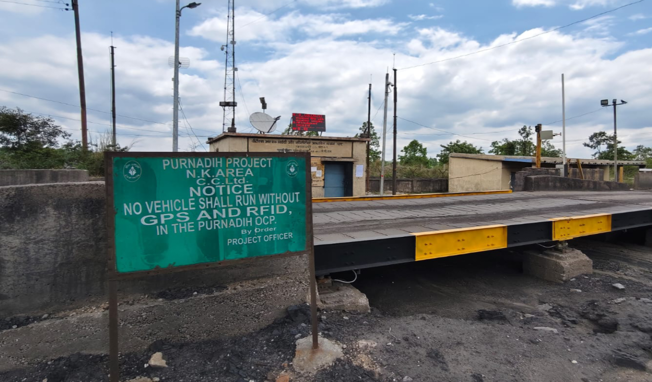 खलारी में अवैध वसूली पर रांची पुलिस की नाटकीय ढंग से कार्रवाई, आधा दर्जन गिरफ्तार ! टेरर फंडिंग की आशंका ! 4 20250625 204631