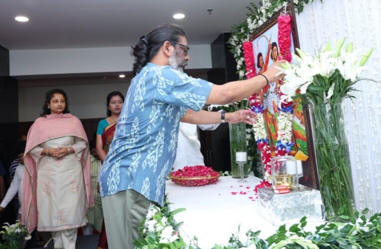 मुख्यमंत्री हेमंत सोरेन ने हूल आंदोलन के नायकों सिदो-कान्हु और चांद-भैरव को दी श्रद्धांजलि