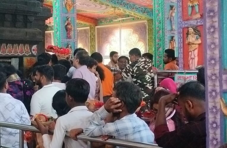 रांची के देवड़ी मंदिर में VIP दर्शन के कारण भारी भीड़, श्रद्धालुओं में असंतोष