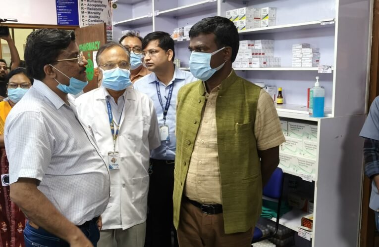 रांची उपायुक्त मंजूनाथ भजंत्री ने सदर अस्पताल का किया निरीक्षण।