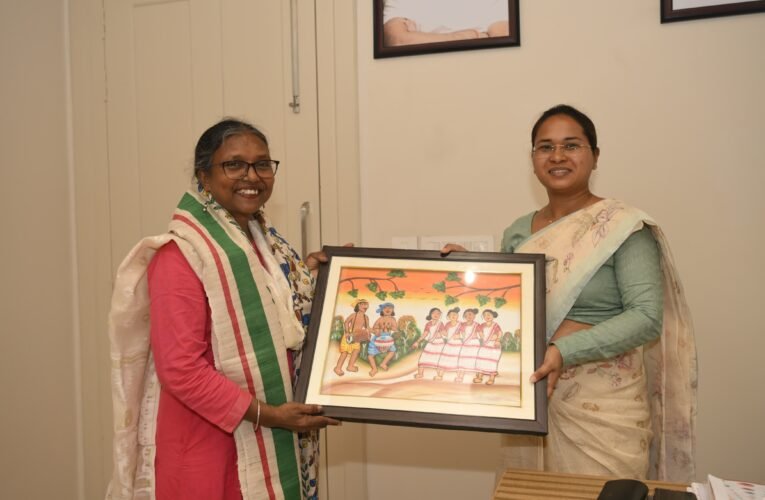 यूनेस्को की को _ चेयर पर्सन डॉ० सोनाझारिया मिंज ने की मंत्री शिल्पी नेहा तिर्की से की मुलाकात।