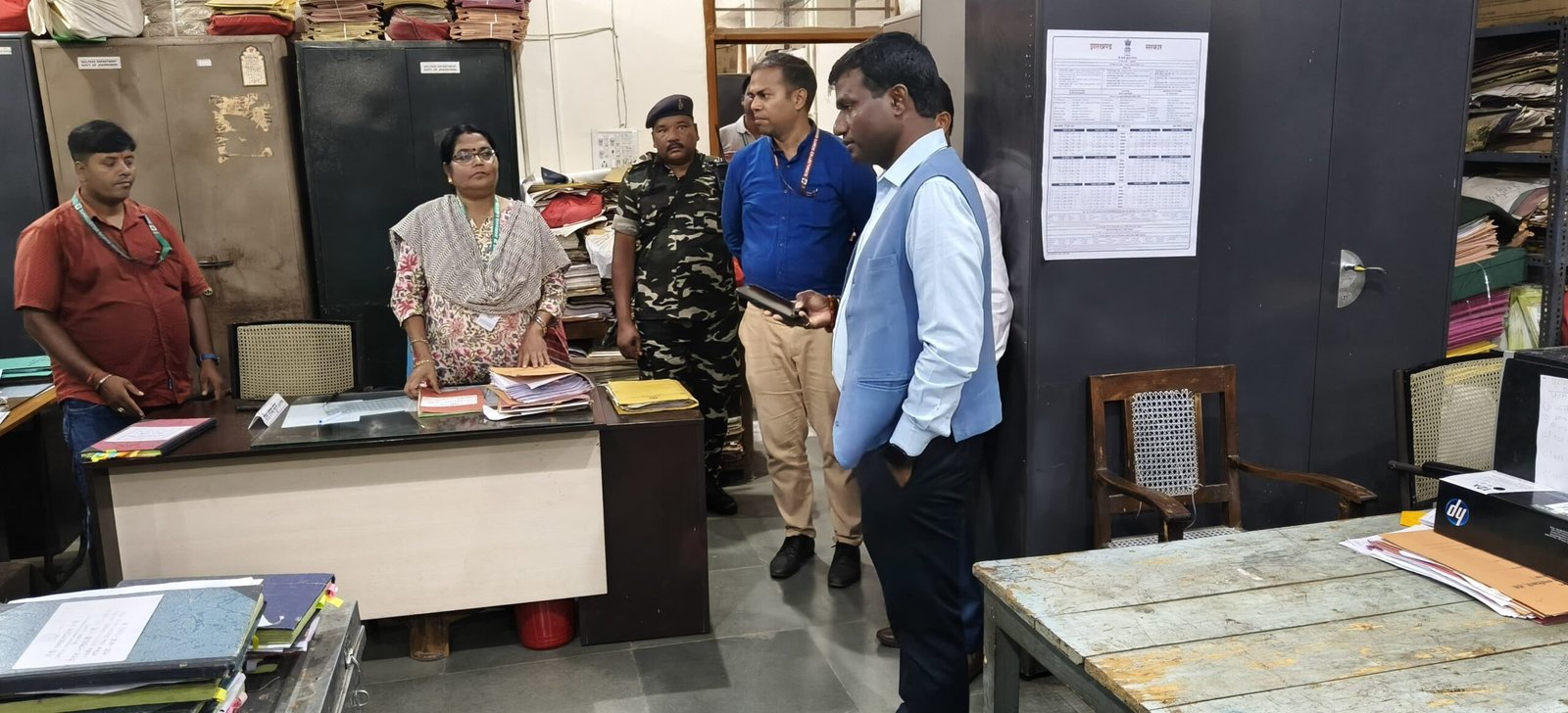 रांची उपायुक्त ने समाहरणालय ब्लॉक-ए के विभिन्न कार्यालयों का किया औचक निरीक्षण। IMG-20250617-WA0062