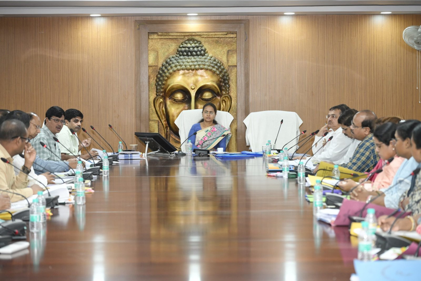झारखंड में मत्स्य पालन को बढ़ावा देने के लिए मंत्री शिल्पी नेहा तिर्की की महत्वपूर्ण समीक्षा बैठक, राज्य के हर जिले में फीड मिल निर्माण का निर्देश। 6 IMG 20250625 WA0046 scaled