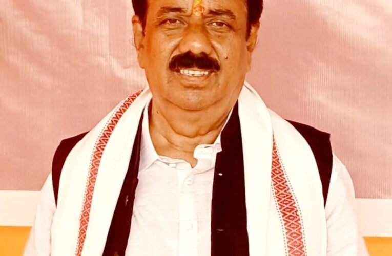 आपातकाल में जोड़े गए “धर्मनिरपेक्षता” और “समाजवाद” शब्द हटाने की उठी मांग, भाजपा नेता ओमप्रकाश सिंह ने किया संघ के प्रस्ताव का समर्थन।