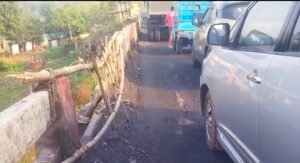 गिद्दी पुल बचाने के लिए ग्रामीणों का अनोखा 'भिक्षाटन' प्लान, झारखंड सरकार को चंदा देकर जगाएंगे! 6 Screenshot 20250603 170349