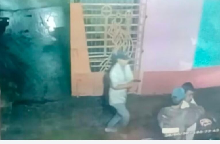 चाकुलिया में सनसनीखेज लूट: डेढ़ करोड़ के आभूषण और नकदी लेकर लुटेरे फरार , घटना CCTV में कैद