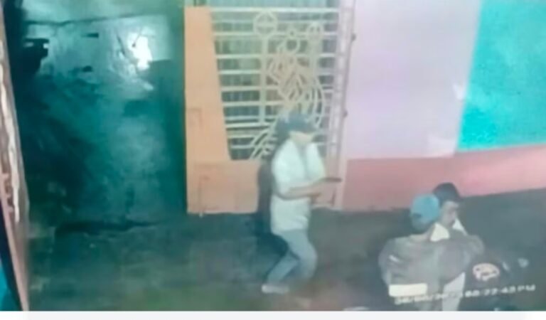 चाकुलिया में सनसनीखेज लूट: डेढ़ करोड़ के आभूषण और नकदी लेकर लुटेरे फरार , घटना CCTV में कैद