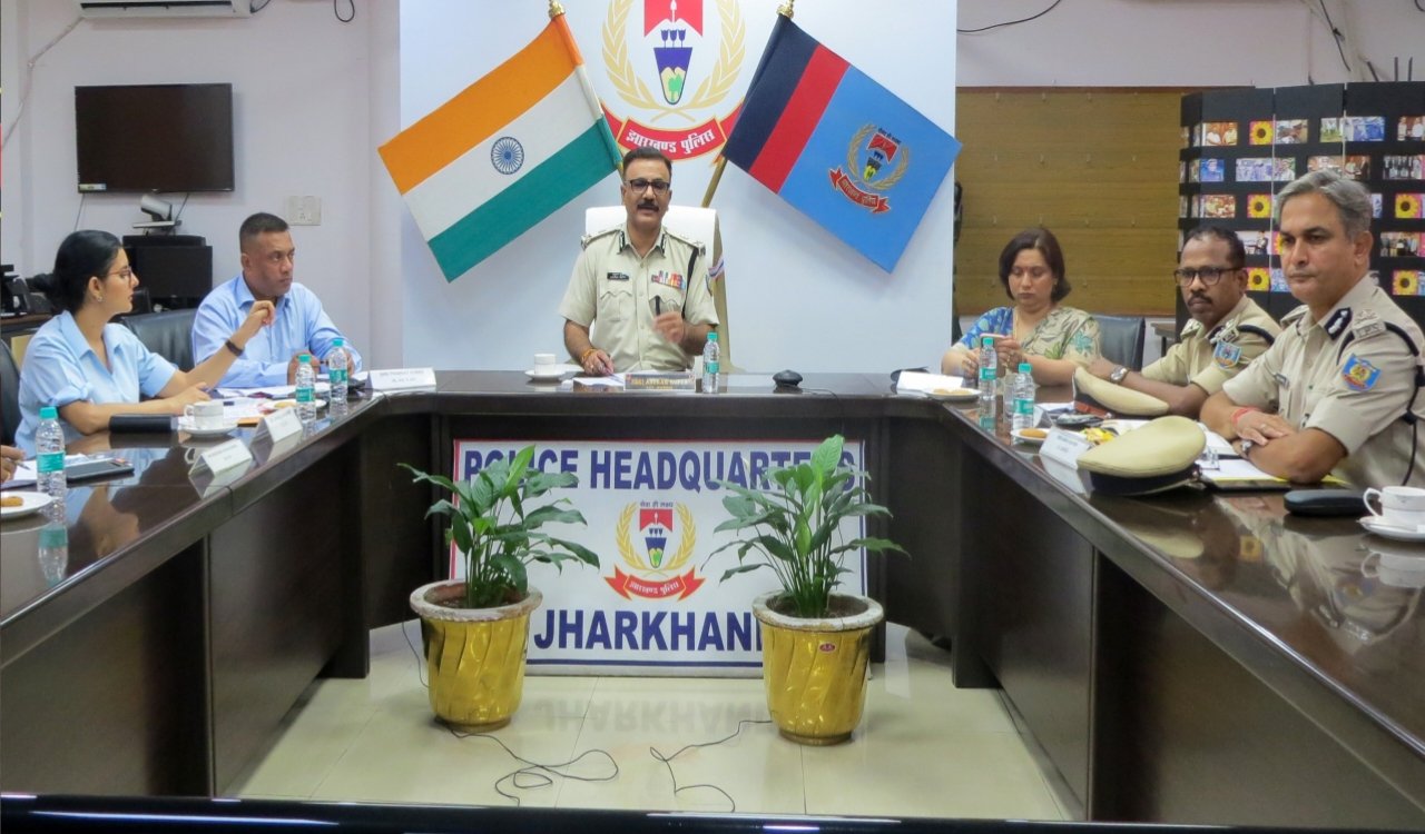 मुहर्रम पर्व से पहले झारखण्ड पुलिस के DGP अनुराग गुप्ता ने की व्यापक सुरक्षा तैयारियों की समीक्षा 4 20250702 201635