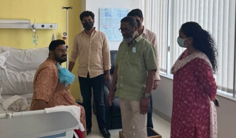 मुख्यमंत्री हेमन्त सोरेन और विधायक कल्पना सोरेन ने हफीजुल हसन से की मुलाकात, शीघ्र स्वस्थ होने की कामना