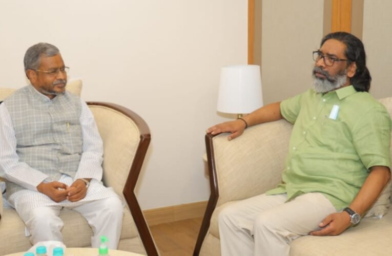 झारखंड के पूर्व मुख्यमंत्री बाबूलाल मरांडी ने शिबू सोरेन के स्वास्थ्य की जानकारी ली, शीघ्र स्वस्थ होने की कामना की