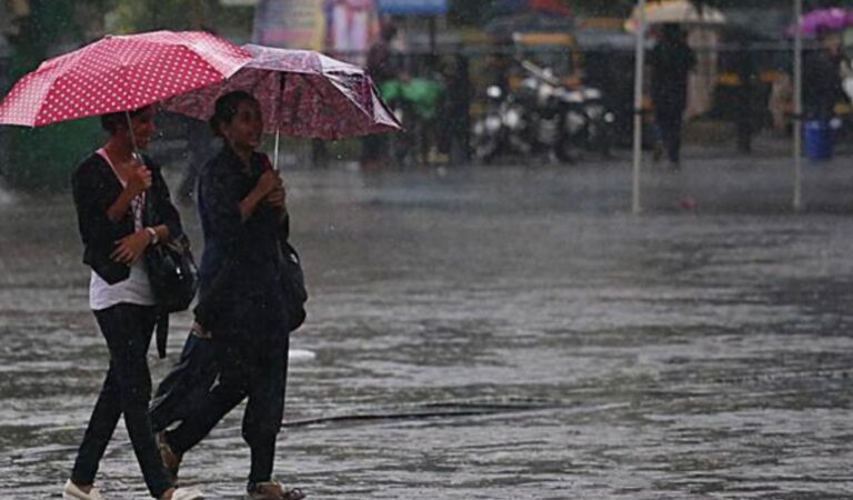 झारखंड मौसम अपडेट: रांची सहित कई जिलों में भारी बारिश की चेतावनी, बाढ़ का खतरा बरकरार