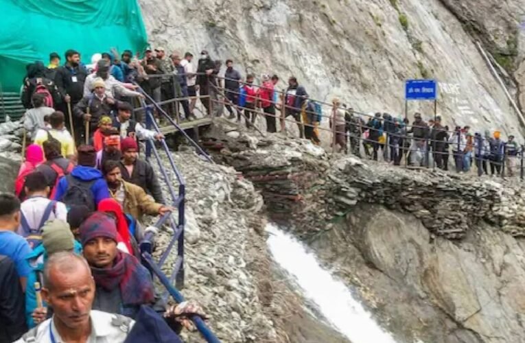 बालटाल मार्ग पर भूस्खलन: अमरनाथ यात्रा स्थगित, एक श्रद्धालु की।मौत, 8 घायल