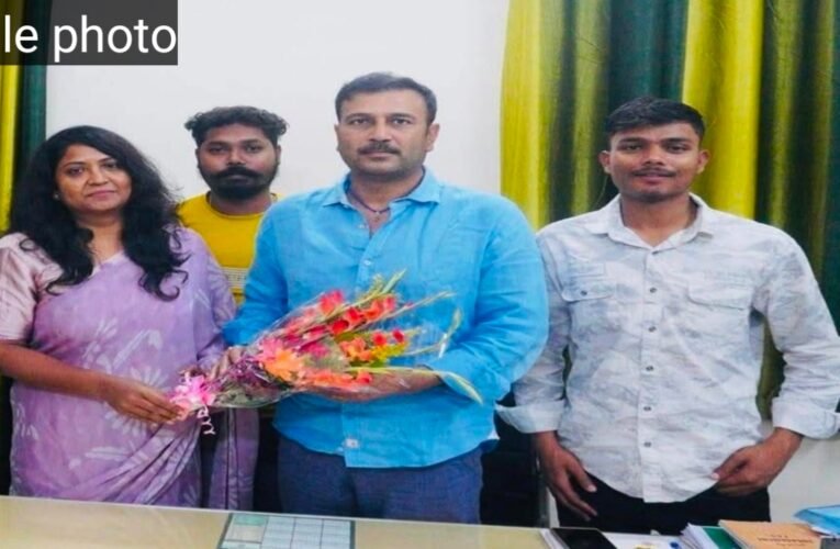 आजसू पार्टी में पतझड़ का मौसम ,संकट गहराया: विजय साहू , सुरेंद्र महतो , पवन साहू के बाद अब आजसू के केंद्रीय महासचिव रीना गोडसोरा ने भी छोड़ा साथ