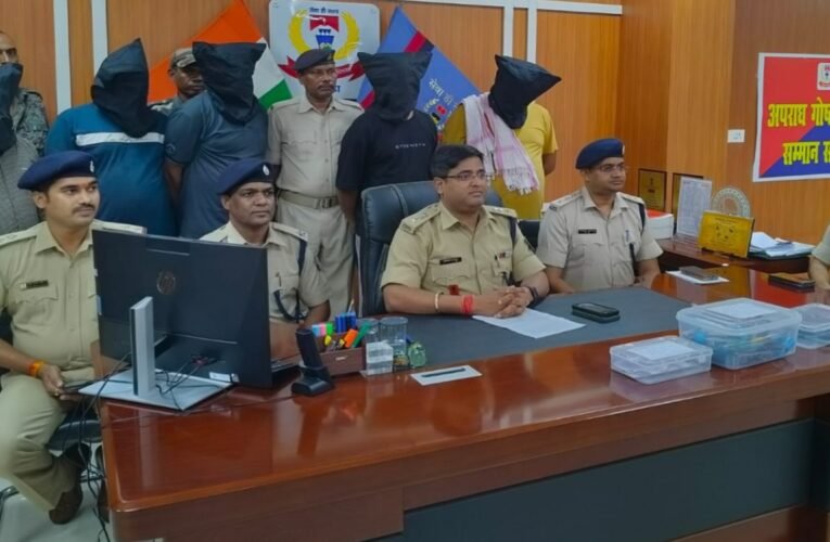 गोड्डा पुलिस ने अंतरराज्यीय वाहन चोर गिरोह का किया पर्दाफाश, पांच अभियुक्त गिरफ्तार, 36 से अधिक चोरी के कांडों का उद्भेदन