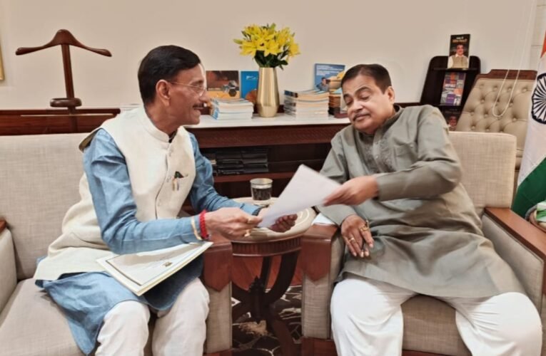 रक्षा राज्य मंत्री संजय सेठ की नितिन गडकरी से मुलाकात: रांची को मिलेंगी तीन बड़ी सौगातें