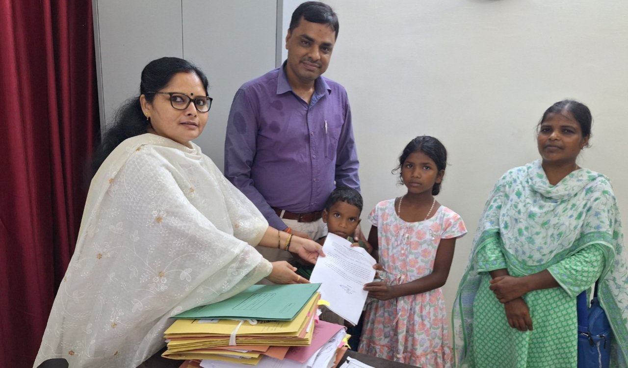 साथी योजना के तहत अनाथ बच्चों को मिला आधार कार्ड और सरकारी योजनाओं का लाभ 4 20250724 210843