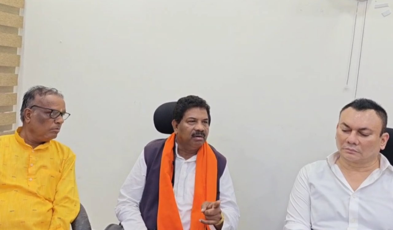 कोलेबिरा में नाबालिग के साथ अपहरण और दुष्कर्म मामले में हिंदू जागरण मंच की प्रेस वार्ता: पूरे परिवार की गिरफ्तारी की मांग 2 20250724 211731