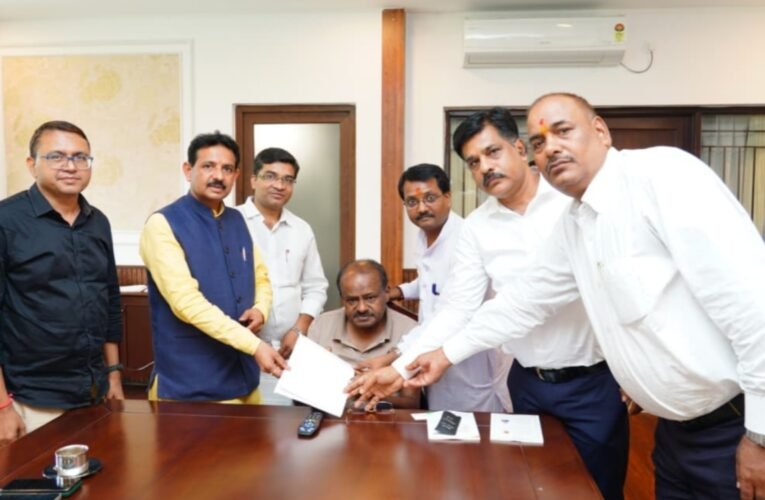 एचईसी के पुनरुद्धार पर केंद्रीय मंत्री कुमारस्वामी से भारतीय मजदूर संघ की महत्वपूर्ण बैठक