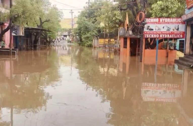 जमशेदपुर में फिर बाढ़ का कहर, बागबेड़ा के नया बस्ती में 100 से अधिक घरों में घुसा पानी