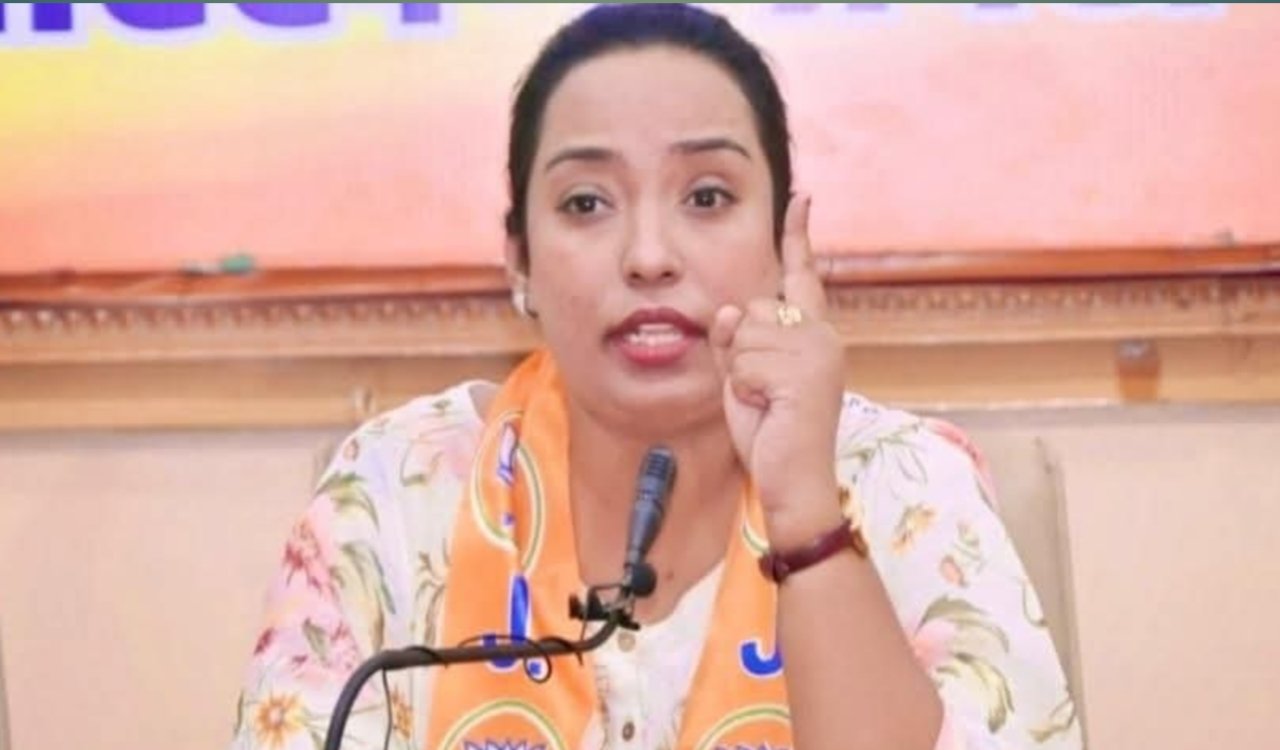 झारखंड में महिला आयोग के गठन में देरी पर राफिया नाज़ का कांग्रेस पर तीखा हमला: "घड़ियाली आंसू बहाना बंद करे सरकार" 20250728_164151