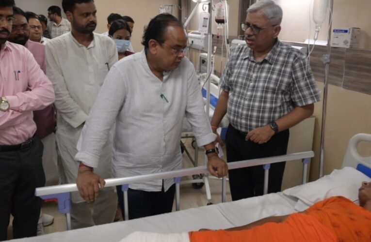 सड़क दुर्घटना में घायलों से मिले स्वास्थ्य मंत्री और उपायुक्त, मृतकों के परिजनों को एक लाख और घायलों को 20 हजार रुपये की सहायता