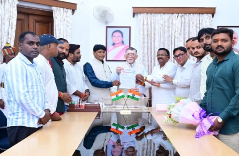 झारखंड: भाजपा अनुसूचित जाति मोर्चा ने राज्यपाल को सौंपा मांग-पत्र, अनुसूचित जाति समाज के उत्थान की उठाई मांग