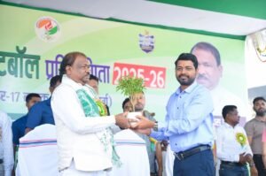 रांची में शुरू हुई 64वीं राज्य स्तरीय सुब्रतो कप फुटबॉल प्रतियोगिता, शिक्षा मंत्री रामदास सोरेन ने किया उद्घाटन। 8 IMG 20250717 WA0123