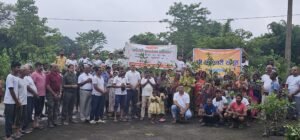 श्री सर्वेश्वरी समूह द्वारा राँची और सिमडेगा शाखाओं के तत्वावधान में 800 पौधों का रोपण व वितरण कार्यक्रम। 3 Plantation and distribution program of 800 saplings by Shri Sarveshwari Group under the aegis of Ranchi and Simdega branches.