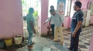 जमशेदपुर के जुगसलाई थाना अंतर्गत शिव घाट रोड स्थित महाकालेश्वर मंदिर को असामाजिक तत्वों द्वारा निशाना बनाया जा रहा है , तीसरी बार चोरी की घटना से लोग परेशान 6 Screenshot 20250713 194144