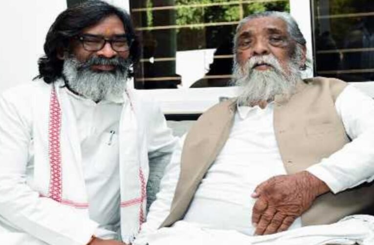 झारखंड के मुख्यमंत्री हेमंत सोरेन दिल्ली रवाना, पिता शिबू सोरेन की तबीयत बिगड़ी