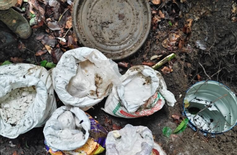 सरायकेला-खरसावां में नक्सलियों की साजिश नाकाम, 125 किलो अमोनियम नाइट्रेट बरामद