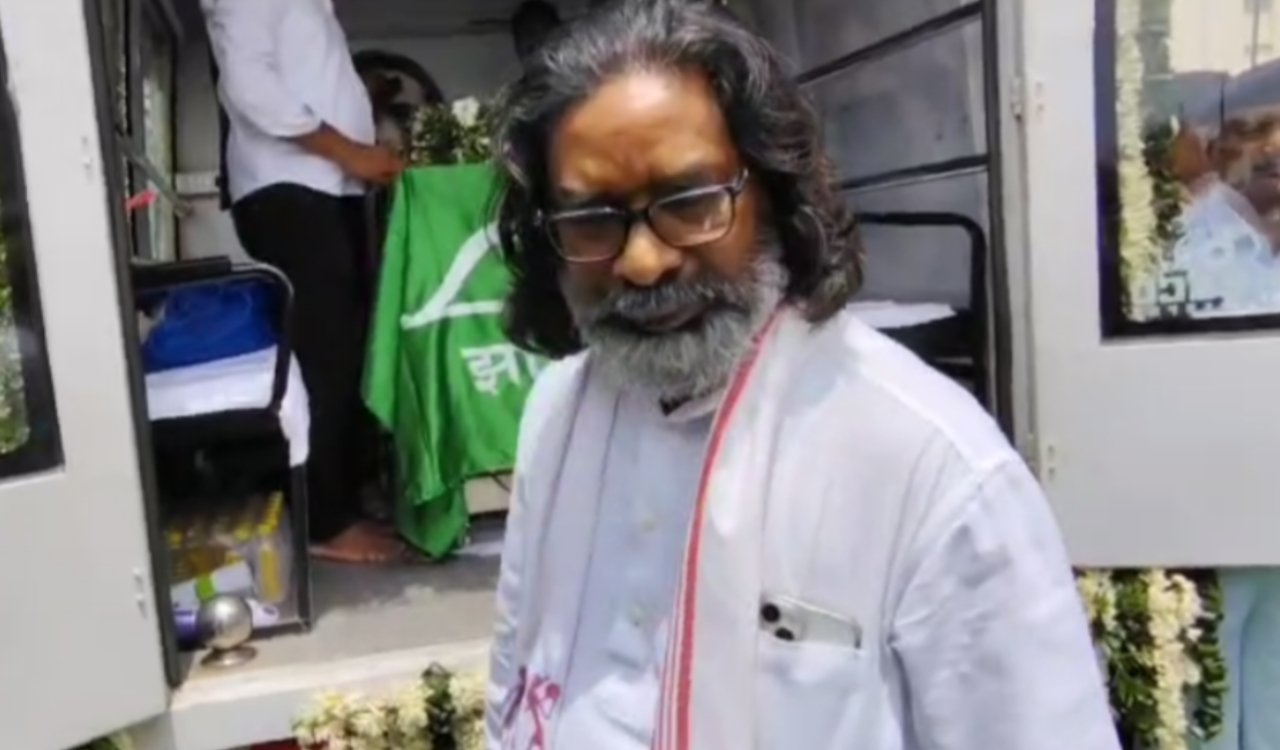 पूर्व मुख्यमंत्री शिबू सोरेन के पार्थिव शरीर को विधानसभा में दी गई भावभीनी श्रद्धांजलि 8 20250805 115835