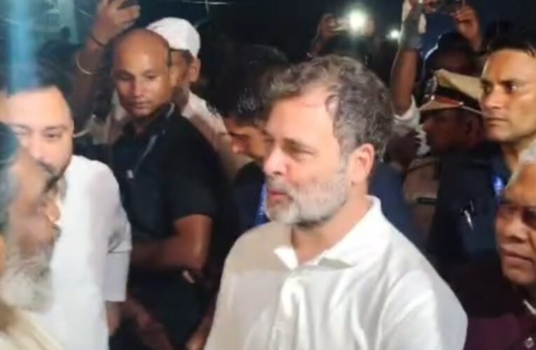 रामगढ़ के नेमरा में CM हेमंत सोरेन से मिले राहुल गांधी, तेजस्वी यादव भी रहे साथ