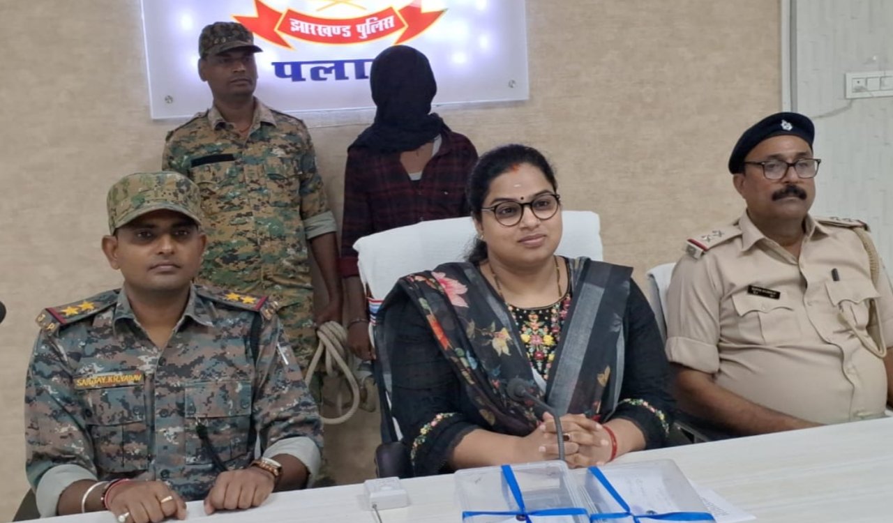 पलामू में सनसनीखेज हत्याकांड का खुलासा, 18 वर्षीय अभियुक्त गिरफ्तार 6 20250806 194651