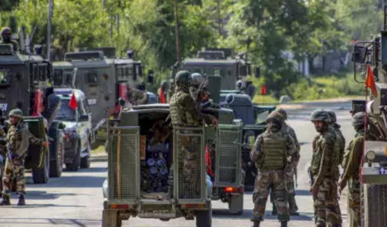 जम्मू-कश्मीर में आतंकियों के साथ मुठभेड़ में सेना के दो जवान शहीद, ऑपरेशन अखल नौवें दिन भी जारी 2 20250809 150140