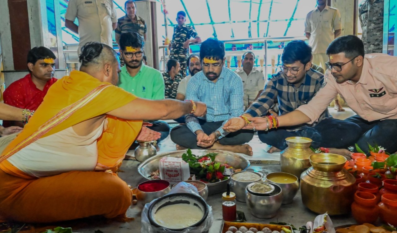 राजकीय श्रावणी मेला 2025 का भव्य समापन, बाबा बैद्यनाथ धाम में शुरू हुई स्पर्श पूजा 3 20250809 160235