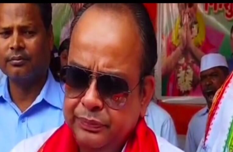 देवघर: इरफान अंसारी का निशिकांत दुबे पर तंज, ‘मीडिया में छाने के लिए थाने पहुंचे, पहले से पता था बेलेबल मामला