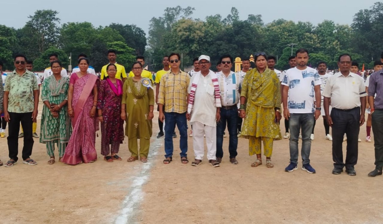 26वां वीर शहीद थॉमस सोरेंग फुटबॉल टूर्नामेंट: मोटू इलेवन जसपुर ने 2-0 से जीतकर क्वार्टर फाइनल में बनाई जगह 20250811_112946