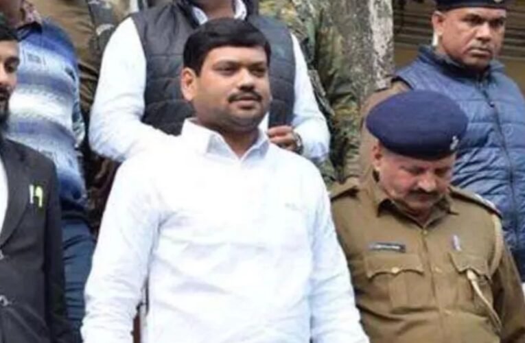 झरिया के पूर्व BJP विधायक संजीव सिंह 8 साल बाद रिहा, सुप्रीम कोर्ट की जमानत के बाद रिनपास से बाहर आए